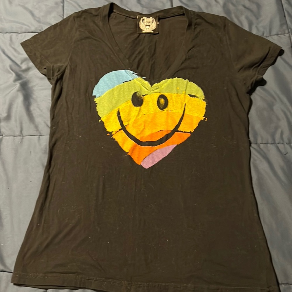 Junk Food black tee t shirt v neck L rainbow smiley face heart